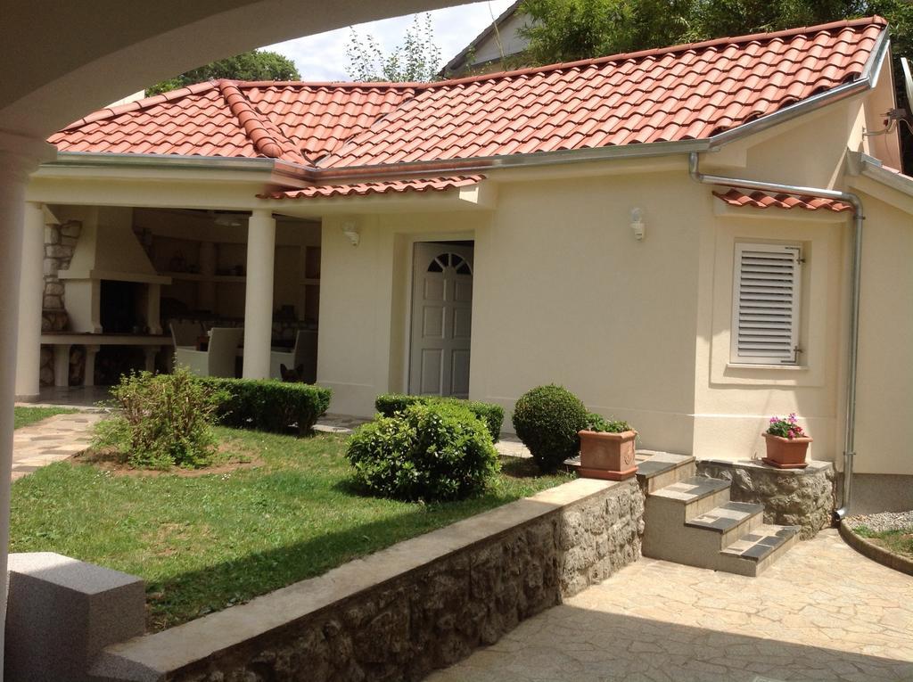 Apartments Villa Majda 마툴지 외부 사진