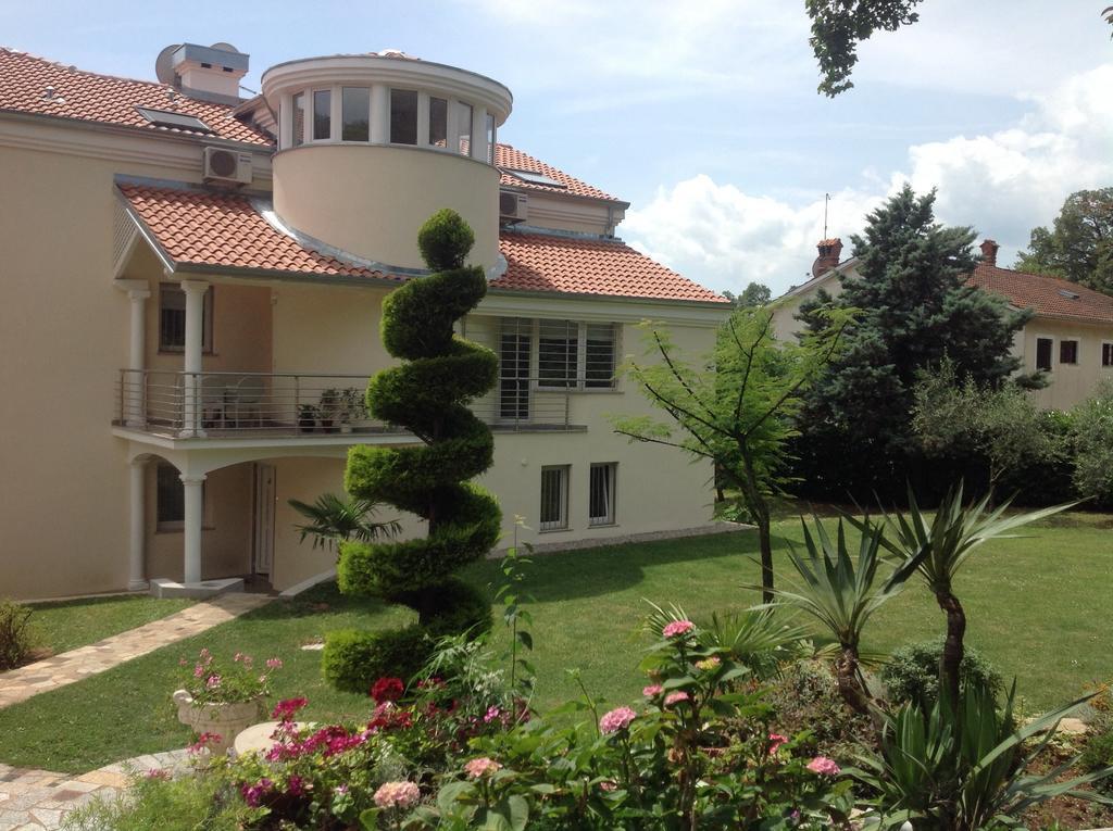 Apartments Villa Majda 마툴지 외부 사진