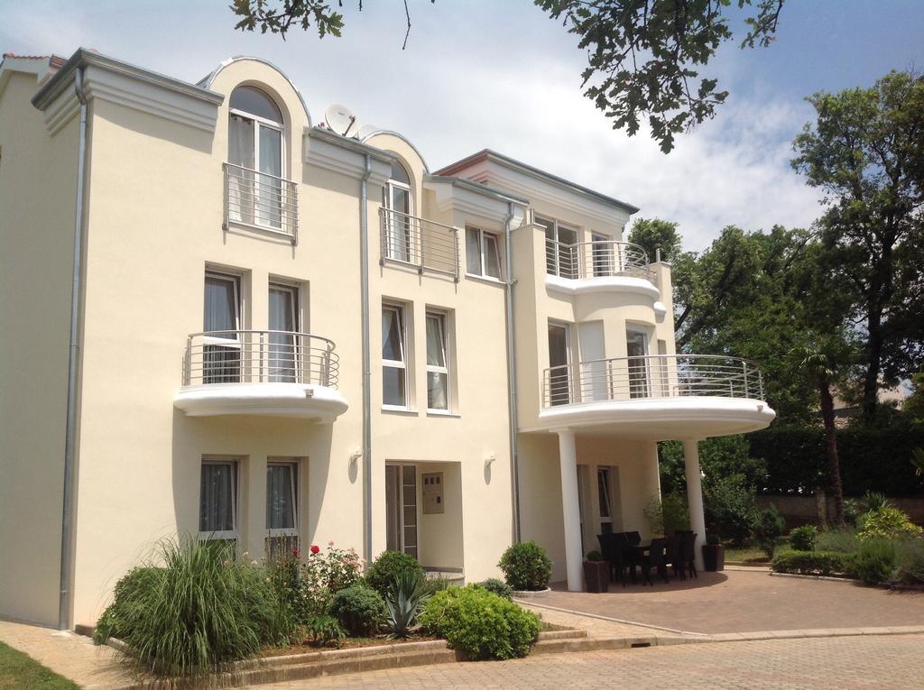 Apartments Villa Majda 마툴지 외부 사진