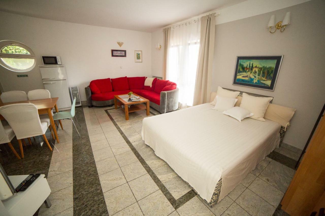 Apartments Villa Majda 마툴지 외부 사진