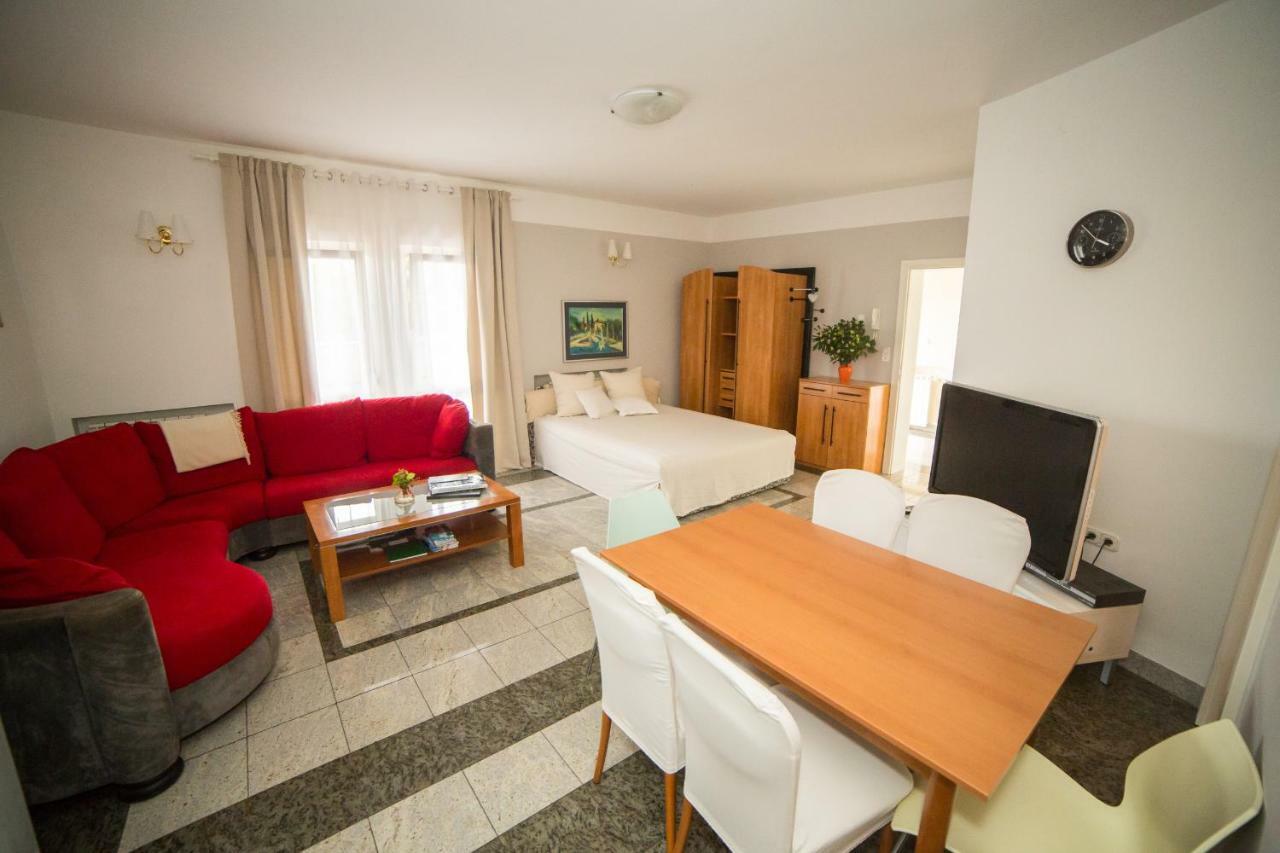 Apartments Villa Majda 마툴지 외부 사진