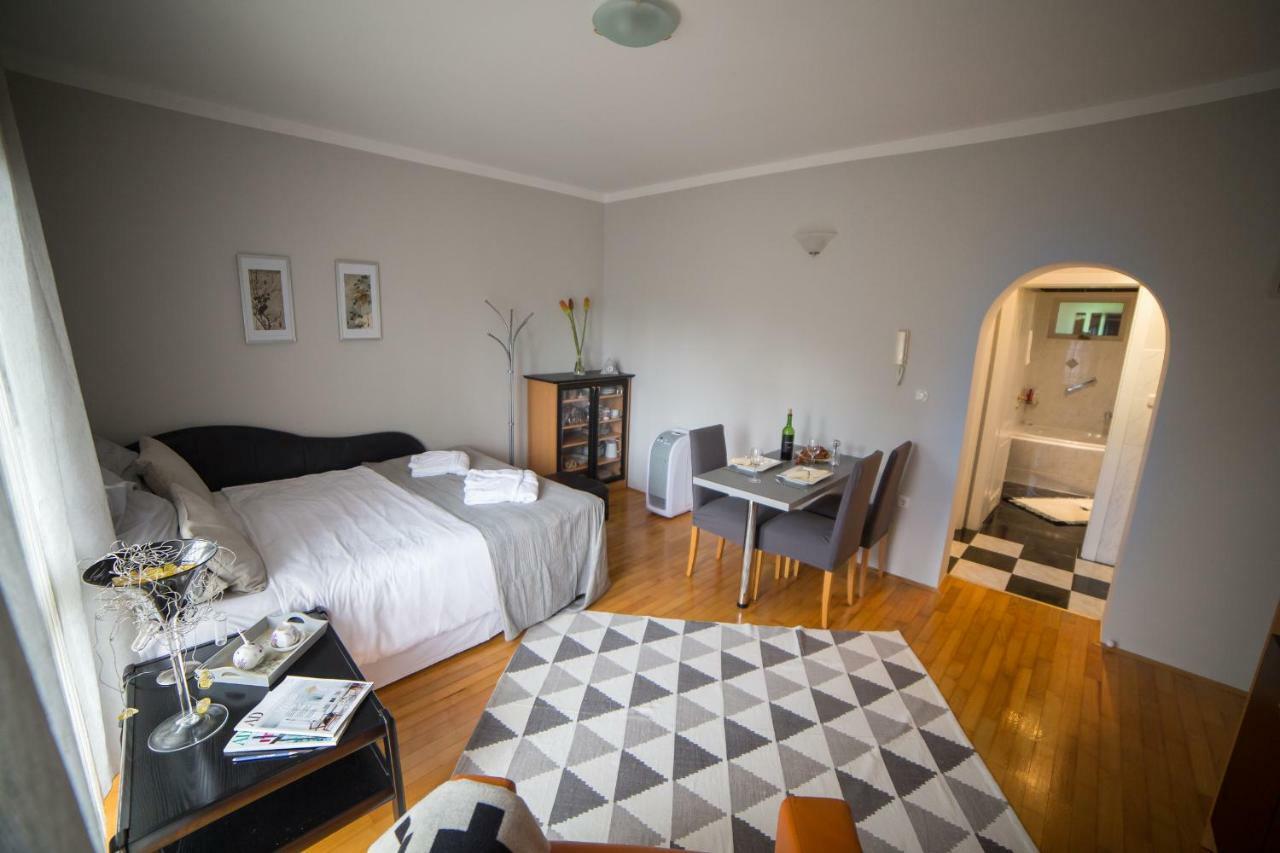 Apartments Villa Majda 마툴지 외부 사진