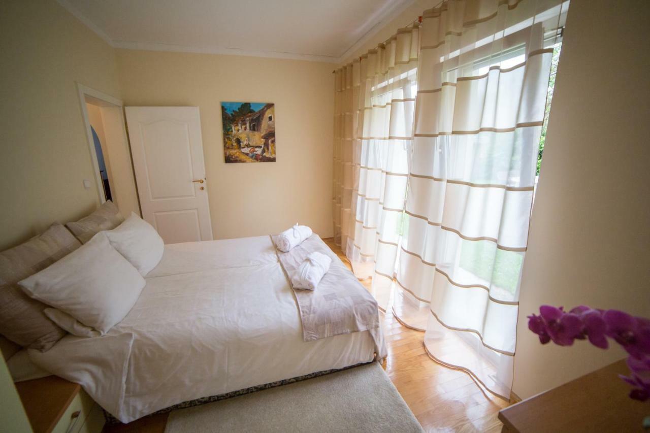 Apartments Villa Majda 마툴지 외부 사진