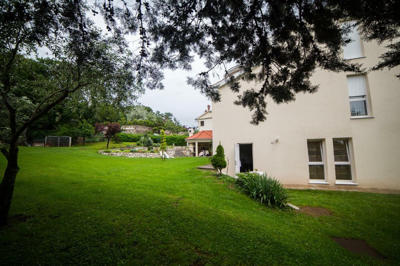 Apartments Villa Majda 마툴지 외부 사진