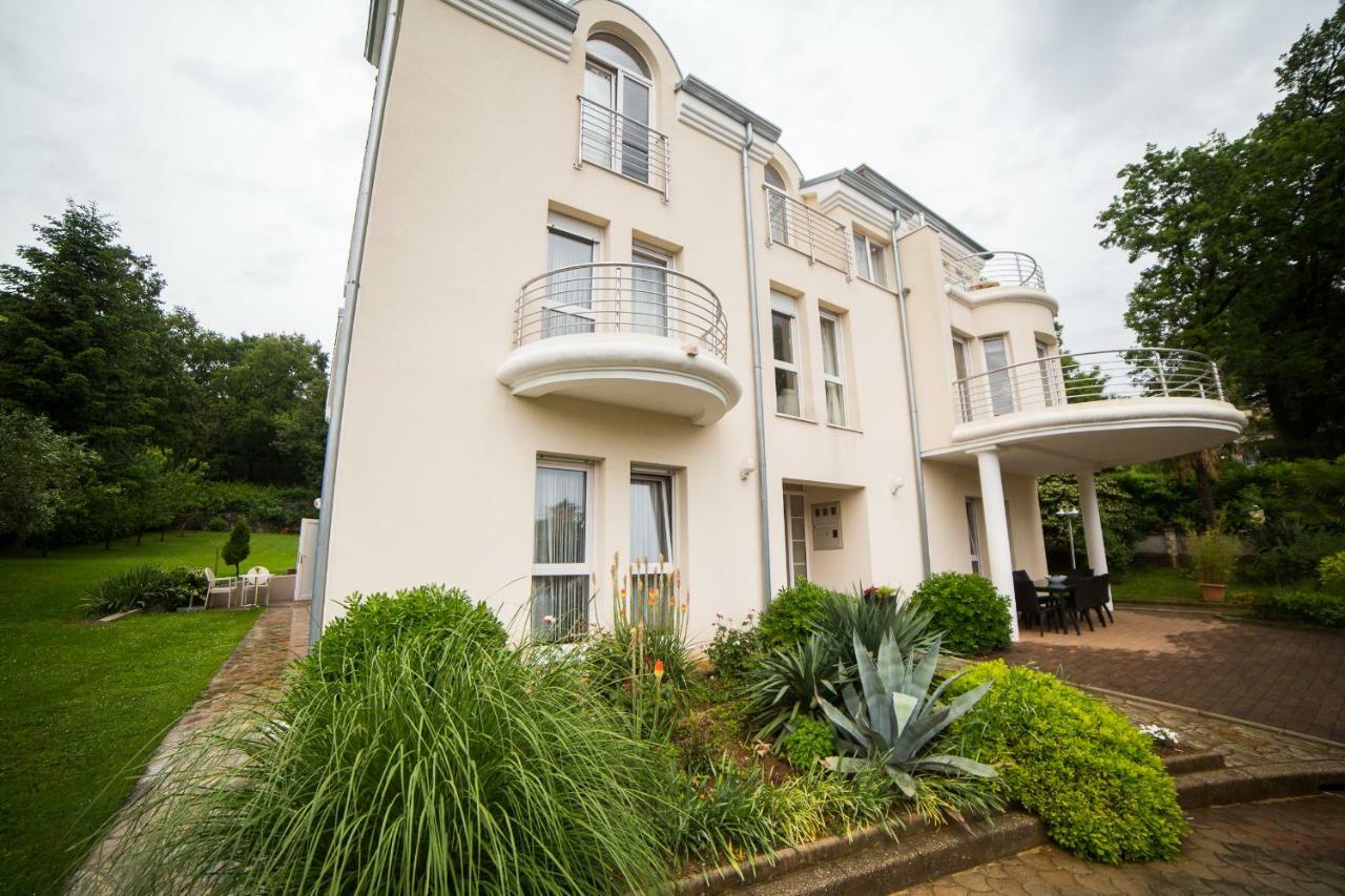 Apartments Villa Majda 마툴지 외부 사진